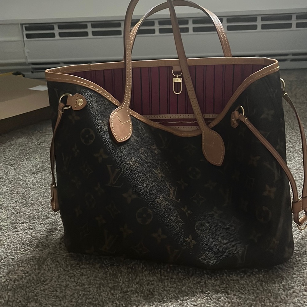 Louis vuitton neverfull and wallet - gently used in great condition